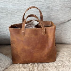 👜 Portland Leather Medium Cross-Body Zip Tote in DAKOTA 👜